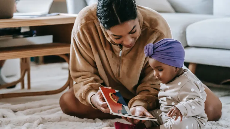 Cómo hacer que los bebés se enamoren de la lectura