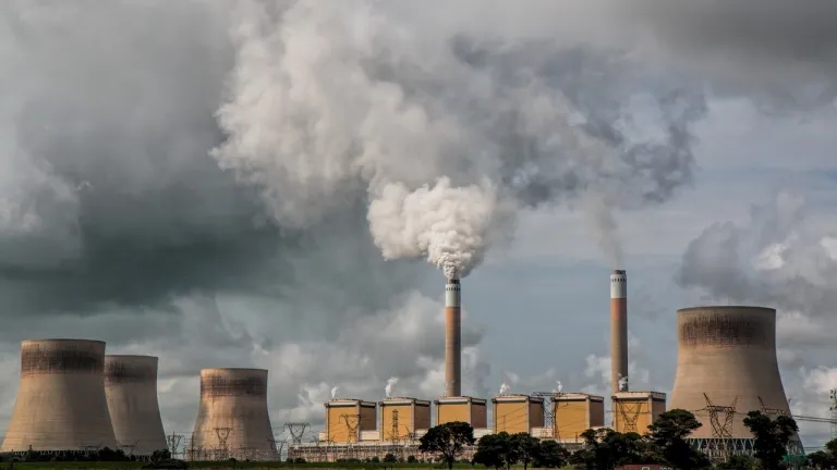 ¿Contradictorio? Pese al cambio climático, el consumo mundial de carbón aumentó en 2023