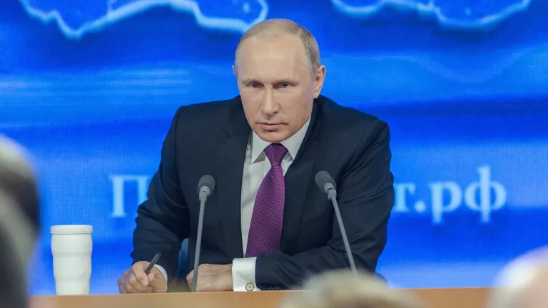 Putin supervisa entrenamiento de fuerzas de disuasión nuclear rusas 