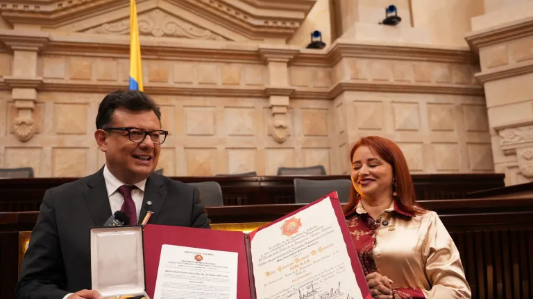 RTVC condecorado por el Congreso: Orden de la Democracia Simón Bolívar 