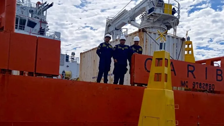Boyas inteligentes para el monitoreo de huracanes en San Andrés