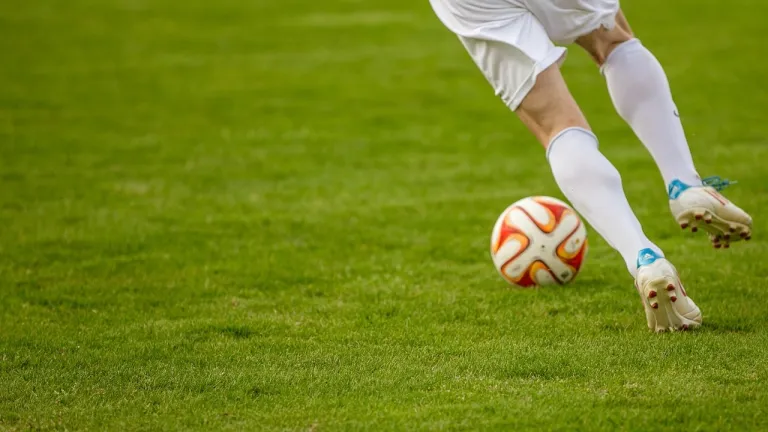 Federación turca suspende "indefinidamente" el fútbol tras agresión a un árbitro