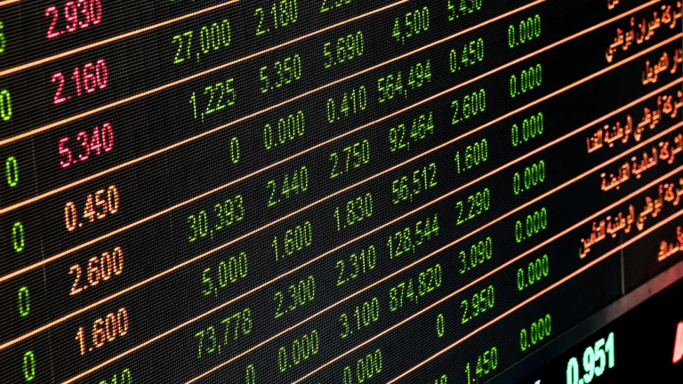 Crecimiento económico mundial: proyección del FMI 2025