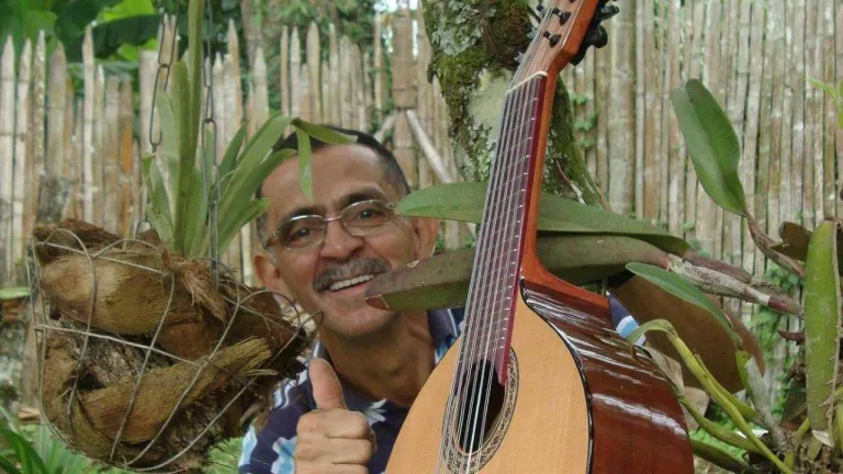 Construcción de instrumentos musicales en Sevilla, Valle del Cauca