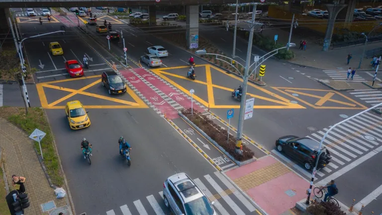 Pico y placa en Medellín: restricciones 21 a 25 abril 2025