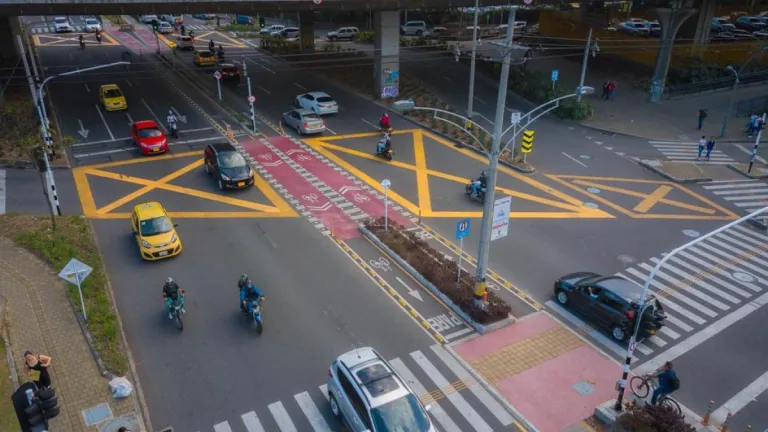 Pico y placa 2025 en Medellín: del 16 al 20 de junio