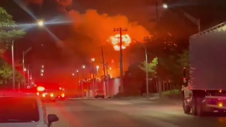 Grave incendio en empresa de hidrocarburos en Barranquilla 