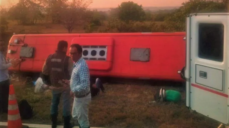 Accidente en el Meta sobre la vía Villavicencio - Puerto Gaitán