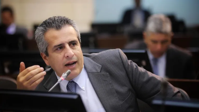 Ministro del Interior reitera interés en adelantar una reforma electoral