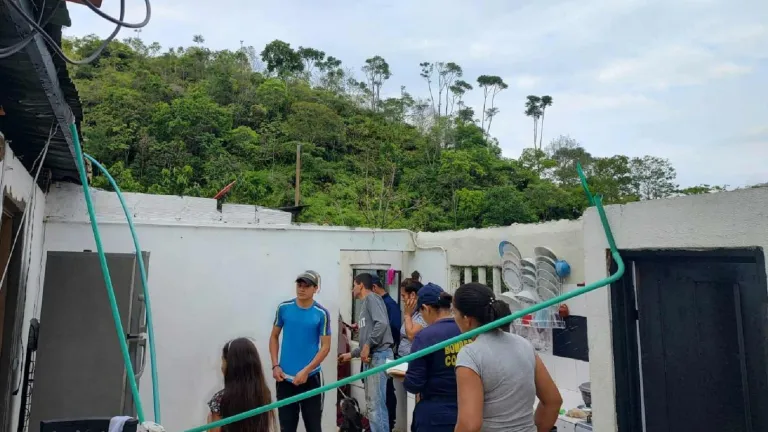 En Caldas un vendaval afectó viviendas y una institución educativa