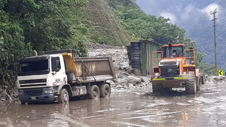 Cierre vía al Llano