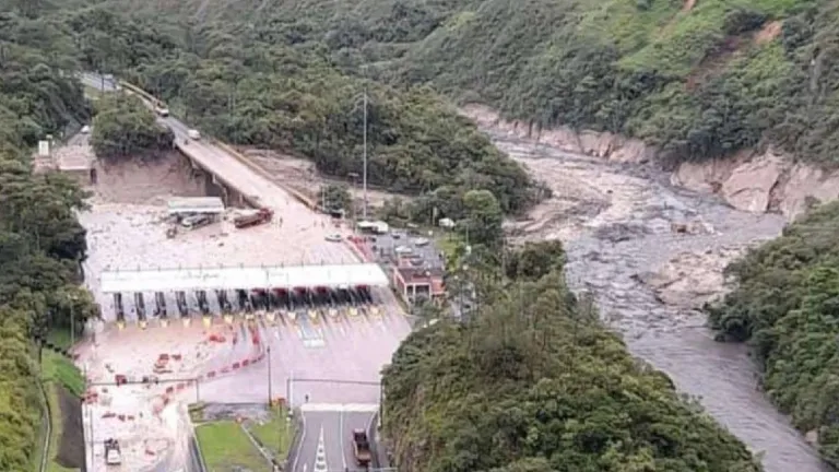 Cierre Vía Bogotá – Villavicencio: rutas alternas y efectos económicos 