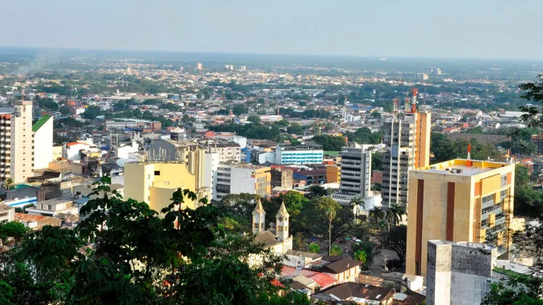 Plantón en la Alcaldía de Villavicencio hoy