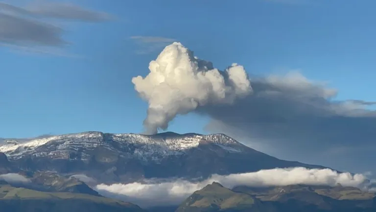 Volcán Nevado del Ruiz: Aumento de actividad sísmica y posible erupción