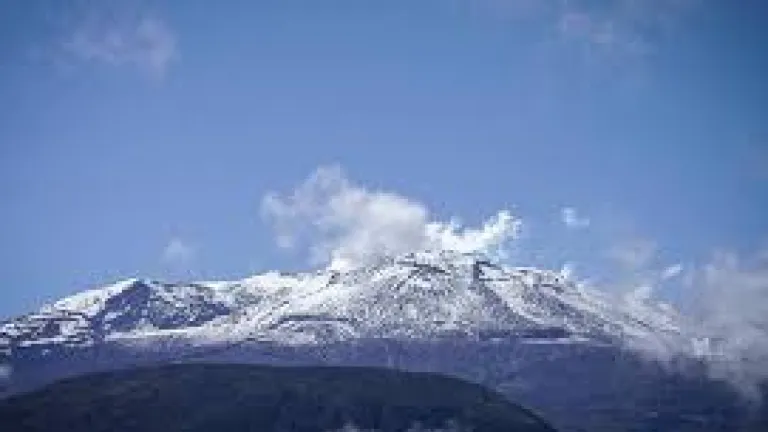 Ministerio TIC entrega licencia de radiodifusión a emisora en Chinchiná por riesgo de erupción volcánica
