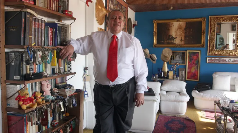 Héctor Mora, el hombre que acercó el mundo a la televisión colombiana