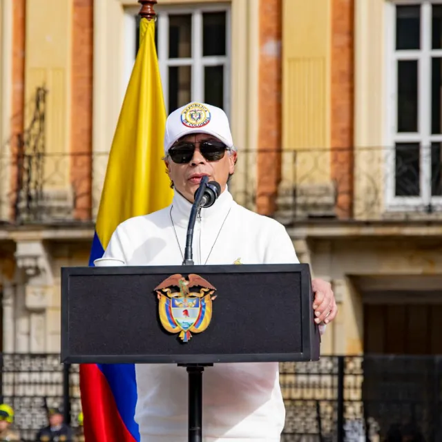 Petro inicia empalme y cuestiona resultados electorales