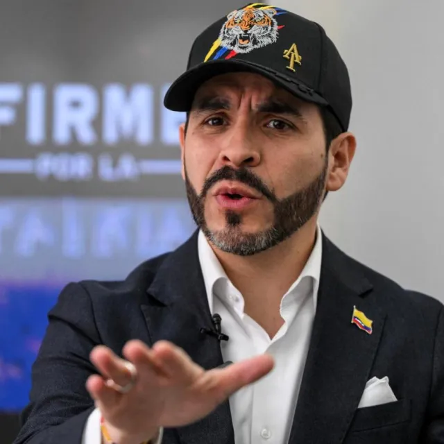 Juez ordena retirar propaganda de Abelardo de la Espriella