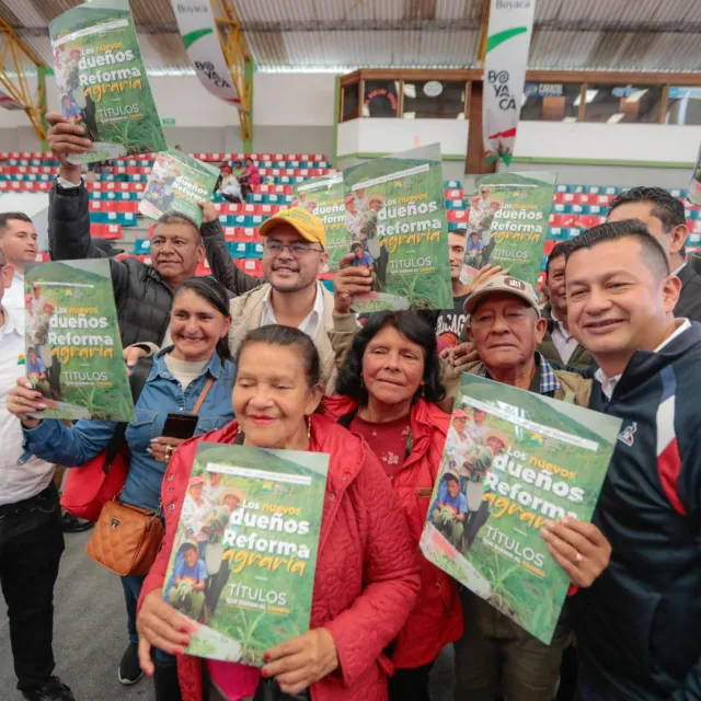 Más de 2.000 familias campesinas reciben títulos de tierra en Boyacá