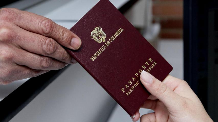 Pasaportes: Gobierno incorpora pólizas al contrato