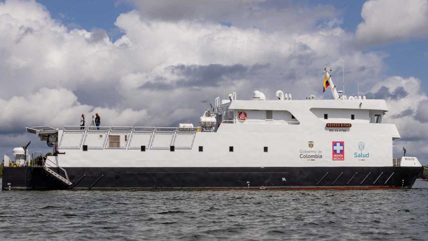 El navío llevó servicios médicos a zonas rurales de Buenaventura, con consultas, cirugías y diagnósticos sin necesidad de traslados a centros urbanos. 