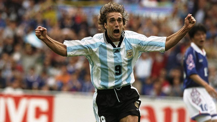 A 19 días del Mundial 2026: 'Batigol', un delantero inolvidable que rompió redes en tres continentes mundialistas