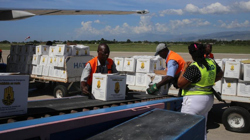 Colombia mandó 14 toneladas de ayuda a Jamaica por huracán Melissa