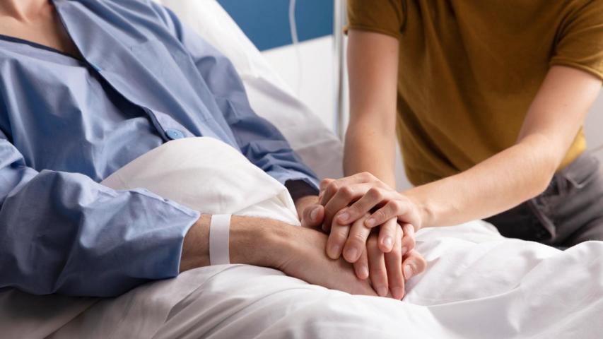 La norma del Gobierno actualiza reglas sobre eutanasia, cuidados paliativos y decisiones médicas, con énfasis en autonomía y calidad de vida del paciente. 