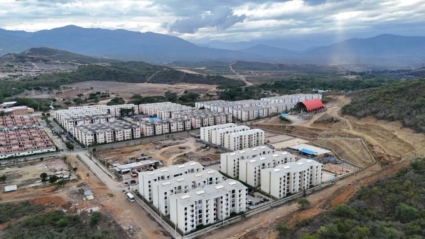 El Gobierno nacional entrega nuevas viviendas a 66 familias afectadas por lluvias en Cúcuta