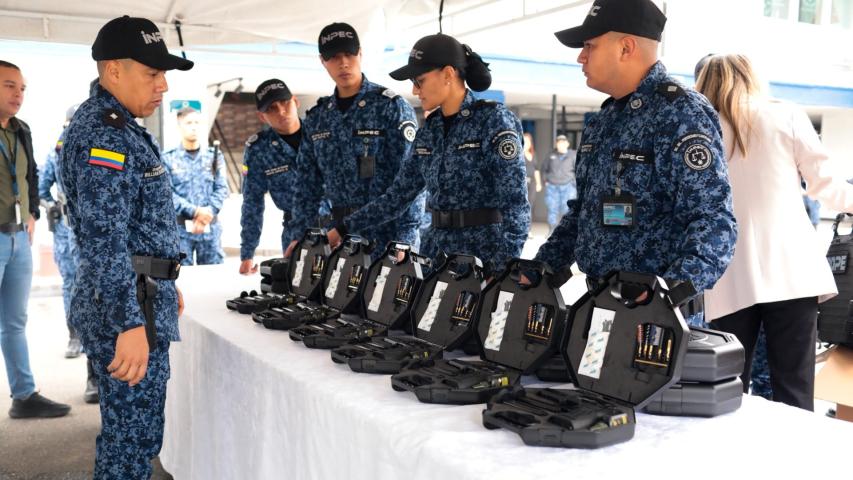 Gobierno entrega al Inpec equipos de seguridad por más de $16.000 millones