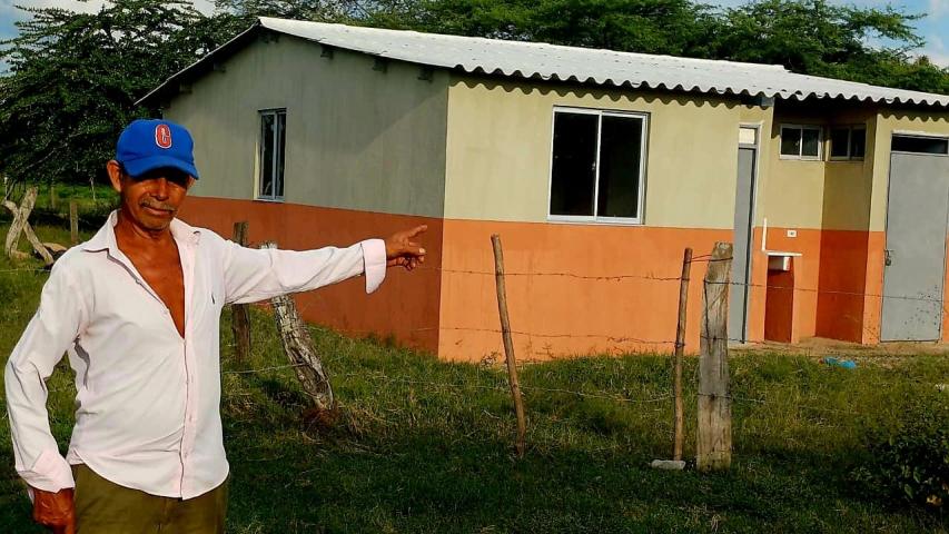 Gobierno entrega subsidios de vivienda en Magdalena 