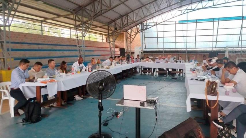 Gobierno y CNEB acuerdan sustituir cultivos de coca