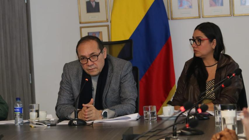 Gobierno y Van Camp’s acuerdan afiliación a seguridad social de trabajadores