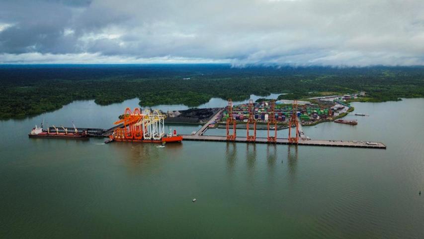 Llegada de las grúas pórtico al Puerto Industrial de Aguadulce, Buenaventura