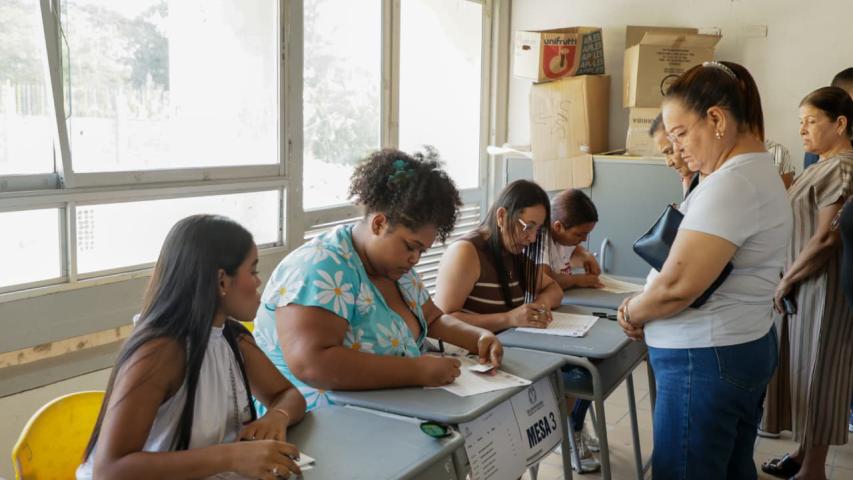 Más de 124.000 personas fueron seleccionadas como jurados de votación en Bogotá: cómo saber si fue elegido y qué debe hacer