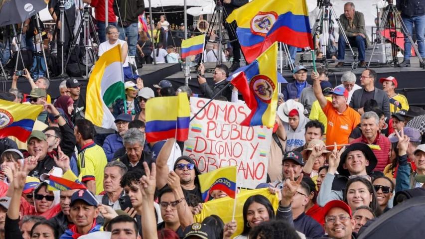 El magisterio distrital anunció cese de actividades por 24 horas y marchará hacia la Secretaría de Educación. El Distrito asegura que las clases en colegios públicos continuarán con normalidad.