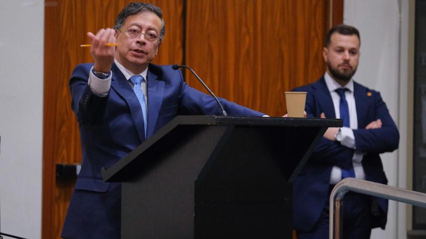 Petro propone unión de los pueblos para enfrentar crisis de la humanidad 