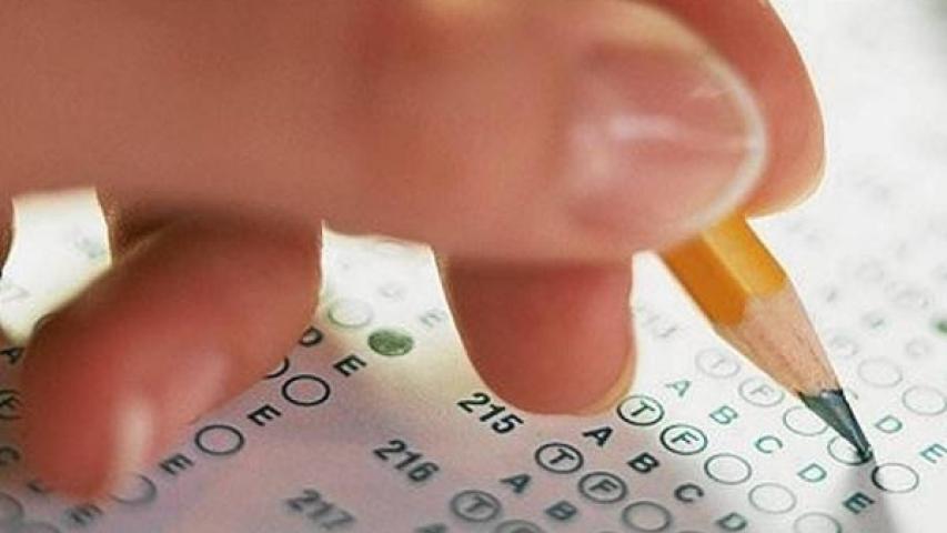 La convocatoria está dirigida a estudiantes que hayan cursado al menos el 75% de sus créditos académicos y presentarán el examen el 6 de septiembre, requisito obligatorio para obtener el título de educación superior.