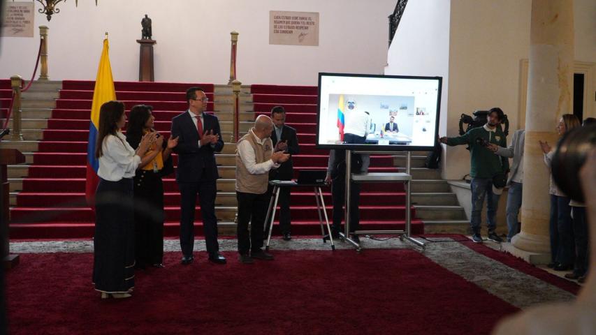 Votación en el exterior para Congreso 2026 inicia con PMU 