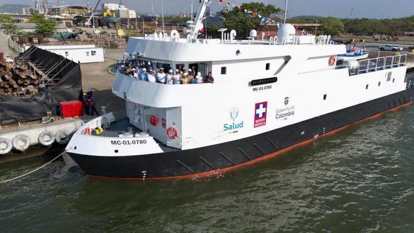 Zarpa hacia el Pacífico el buque hospital Benkos Biohó, el primero del país