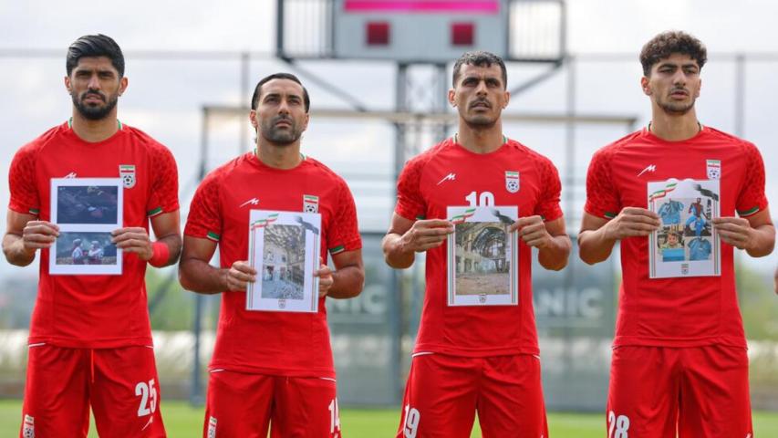 Selección de Irán rinde homenaje a víctimas de ataque en Minab