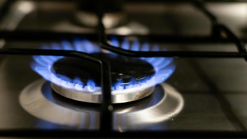 Gobierno ordena devolución en tarifas del gas cobradas desde 2023